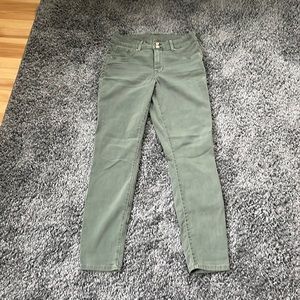 Maurice’s green highwasted straight leg jegging